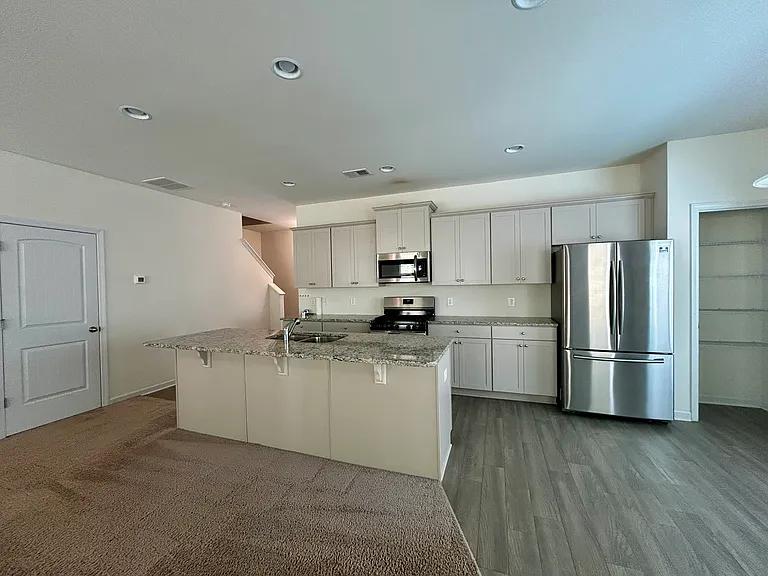 194 Bryon Ln — Photo 16