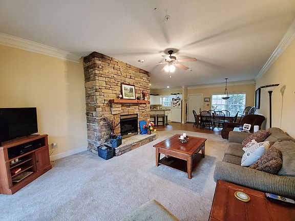 4th image of 112 Gleneagle Ct #0
