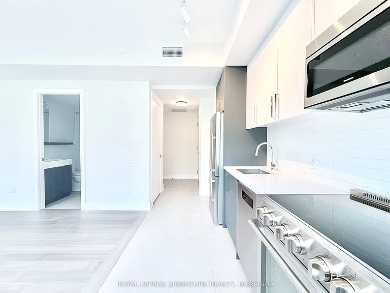 664 Spadina Ave #204 — Photo 7
