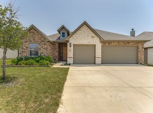 120 Rosemary Dr, Azle, TX 76020