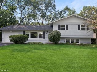 5274 Meyer Dr, Lisle, IL 60532