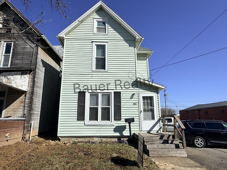 1st image of 300 E 3rd St
