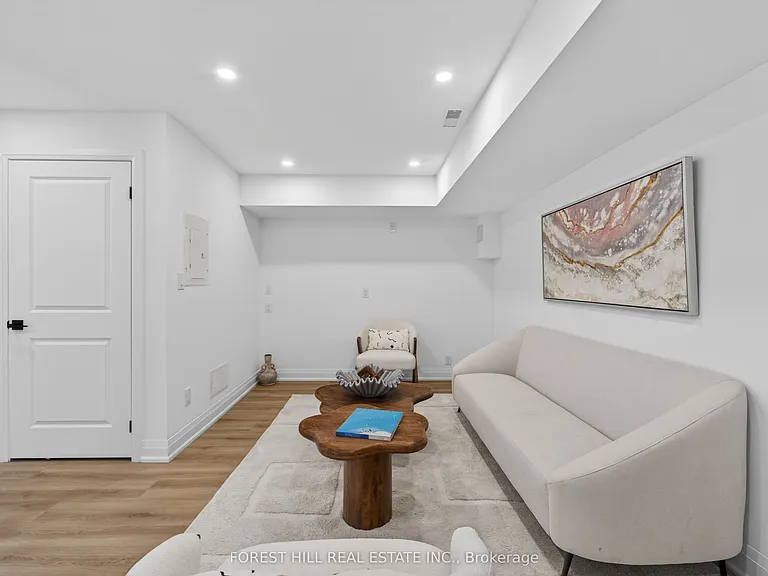 4 Southwell Dr #R — Photo 36
