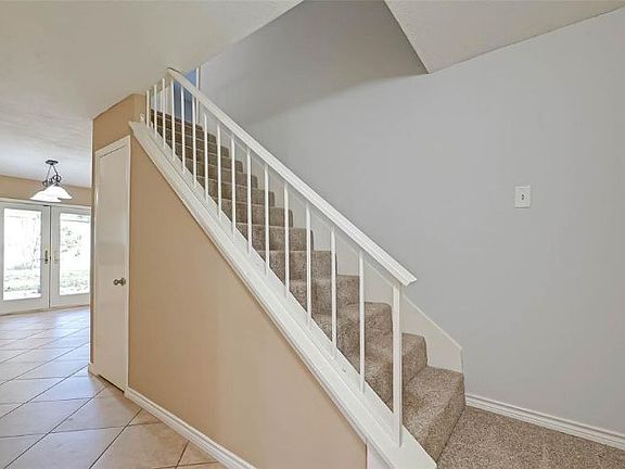 4th image of 841 Lakeview Dr
