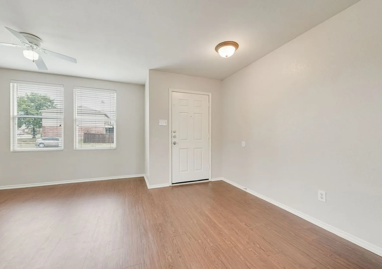 Adorable Royse City home with large backyard! — Photo 2