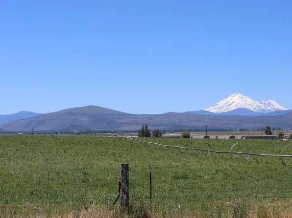 12338 Mount Rainier St, Macdoel, CA 96058
