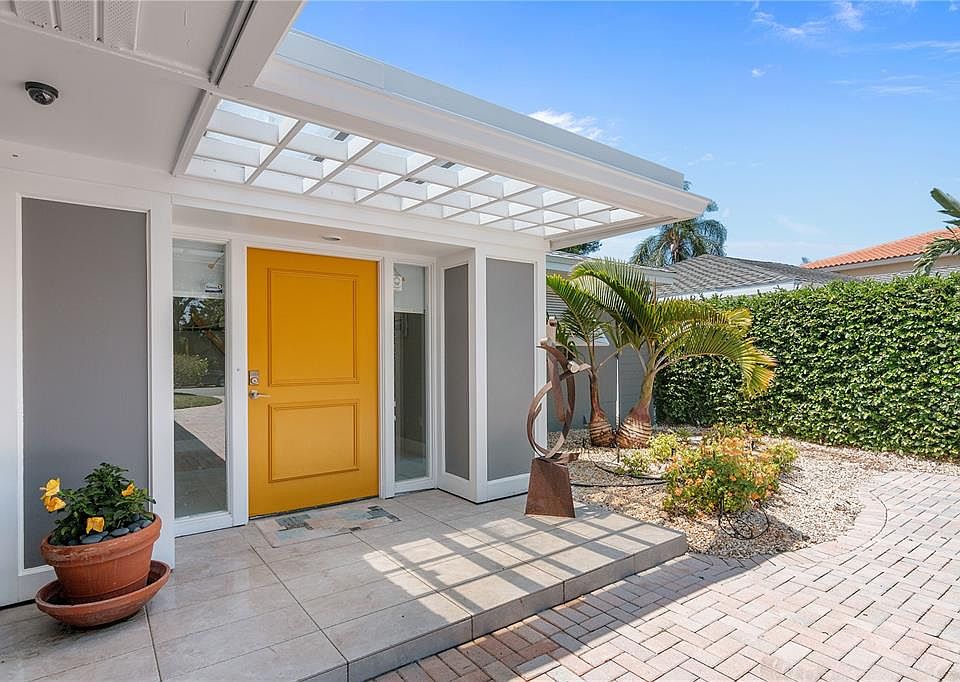 1st image of 454 N WASHINGTON DRIVE