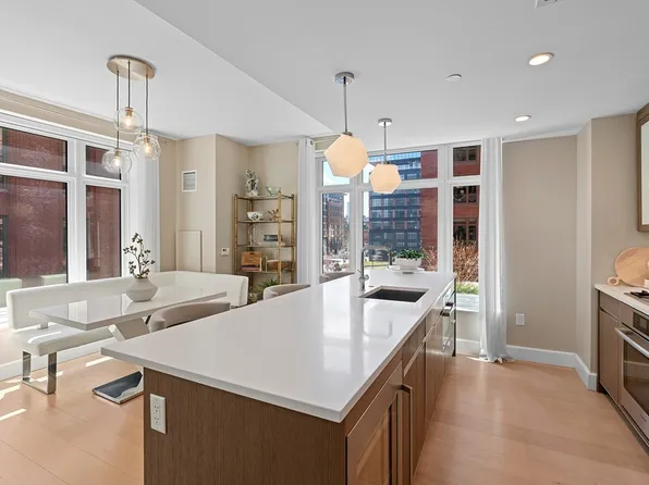 100 Lovejoy Wharf Unit 5K, Boston, MA 02114