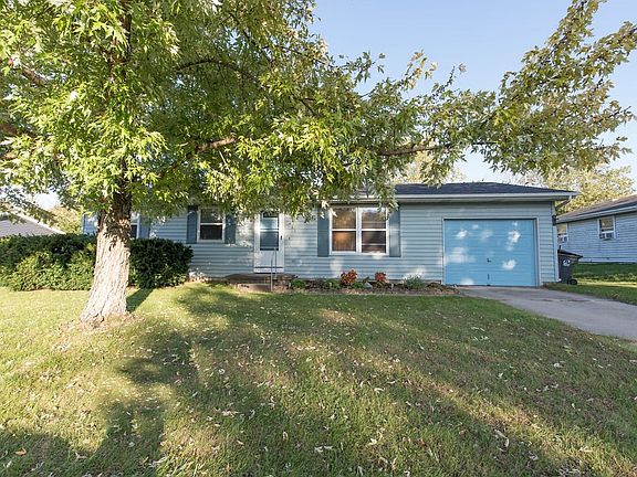 3rd image of 431 Arrowhead Ct