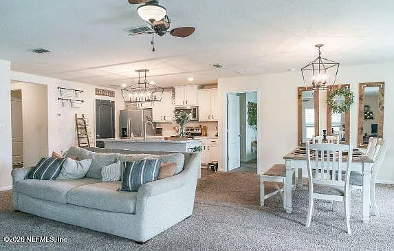 3 bed, 2.0 bath, 1711 sqft, $1,950 — Photo 2