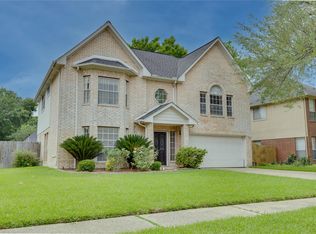 303 Welford Ln, Highlands, TX 77562