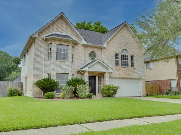 303 Welford Ln, Highlands, TX 77562