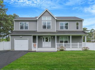 86 Country Road, Medford, NY 11763