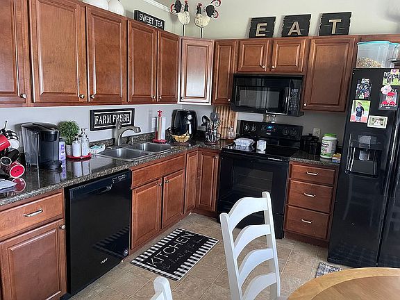 4th image of 4011 Rainbow Hill Ln