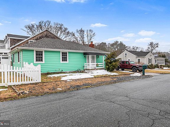 2nd image of 20587 Bay Rd