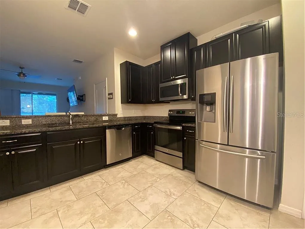 Brandon FL Townhouse — Photo 2