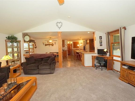 4th image of 187 N Maple Dr