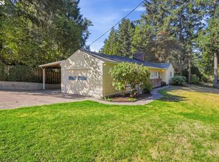 9477 SW 62nd Dr, Portland, OR 97219