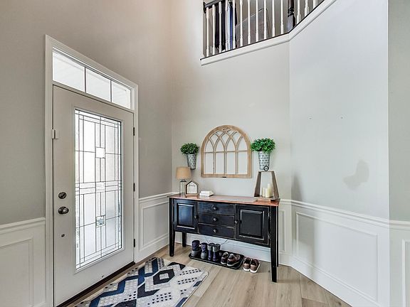 4th image of 10221 Shakamak Way