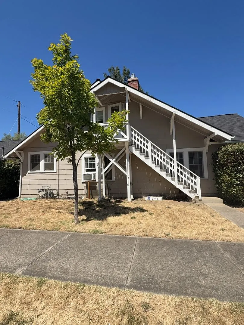 P0168 - 424 S Grape St — Photo 1