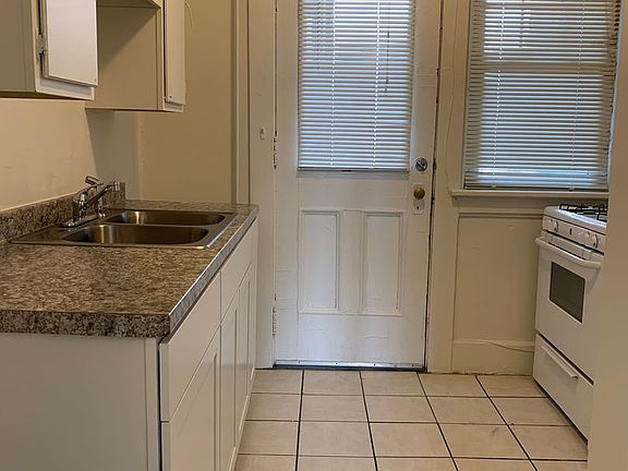 3rd image of 132-136 S Union St #136-4