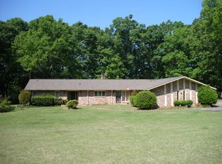 635 Country Club Dr, Ozark, AL 36360
