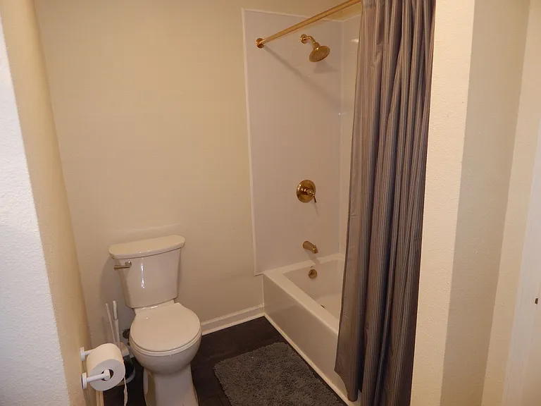 1024 Vanderploeg Dr — Photo 8