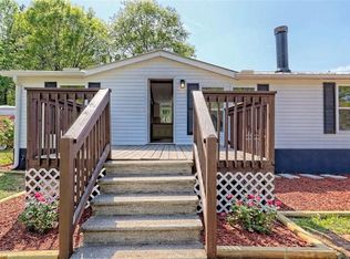 215 Lawrence St, Cornelia, GA 30531