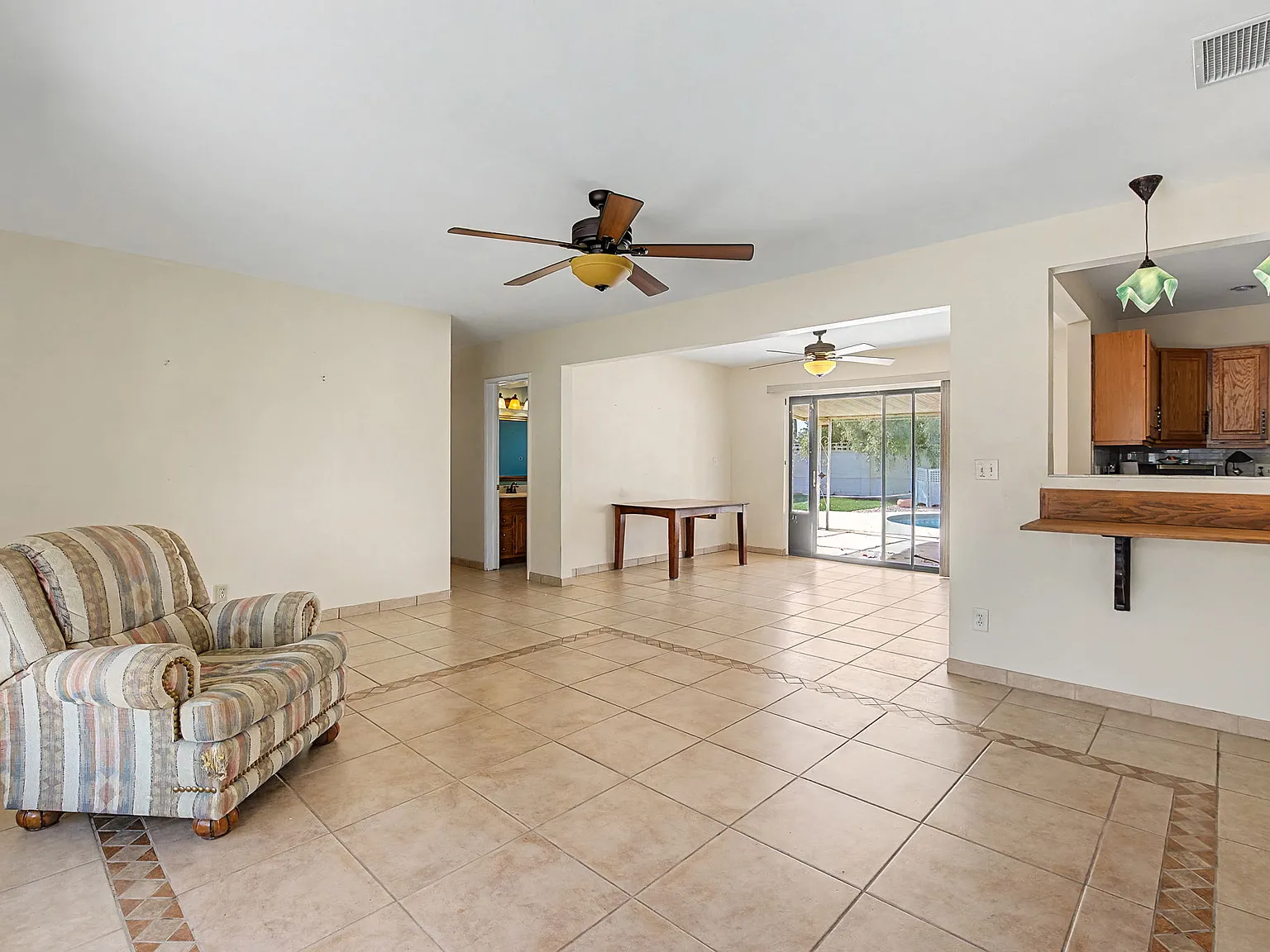 3 bed, 1496 sqft, $2,200 — Photo 2