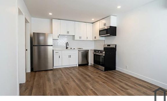 5th image of 432 W Regent St #L