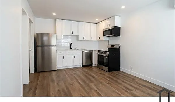 432 W Regent St #K — Photo 6