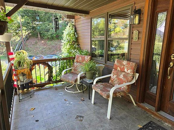 4th image of 557 Ross Rd SE