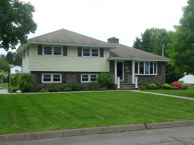 525 Perkins Ave photo 1