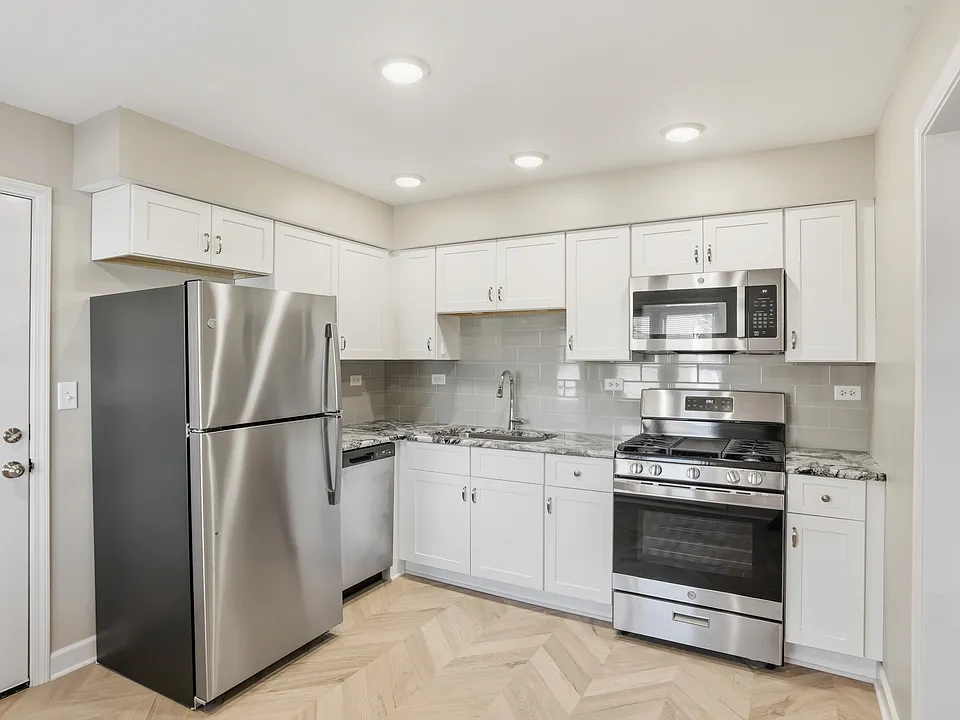 Other features include a built in space saver microwave.