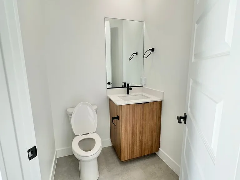 329 S 1930 W — Photo 9