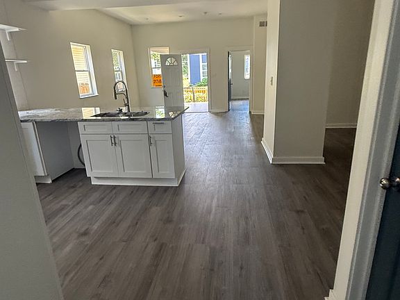 5th image of 350 E Minnesota St #1