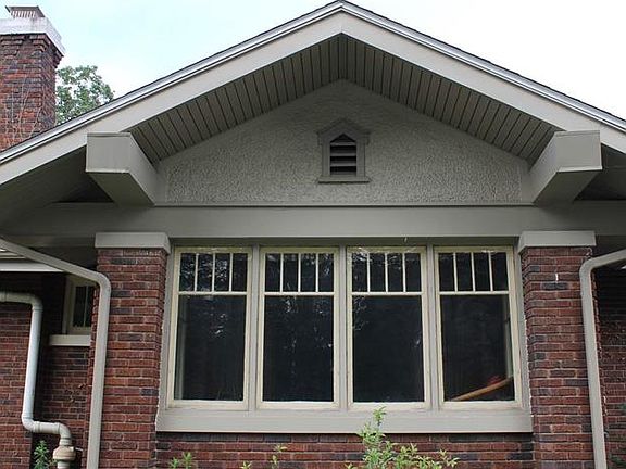 4th image of 2202 E Jackson Blvd