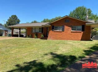 1760 Borden Dr, Memphis, TN 38116