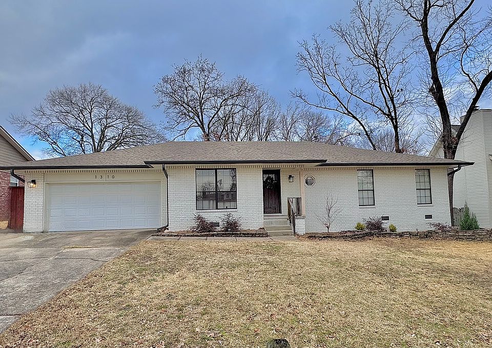 1st image of 1310 Huntsmoor Rd