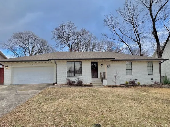 1310 Huntsmoor Rd, Sherwood, AR 72120