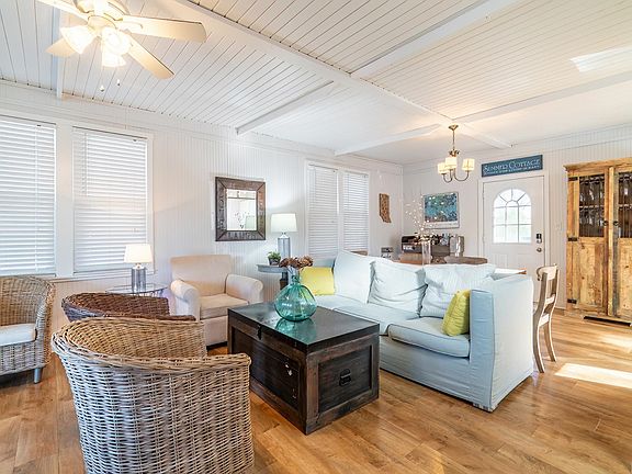 5th image of 796 Lakeside Dr