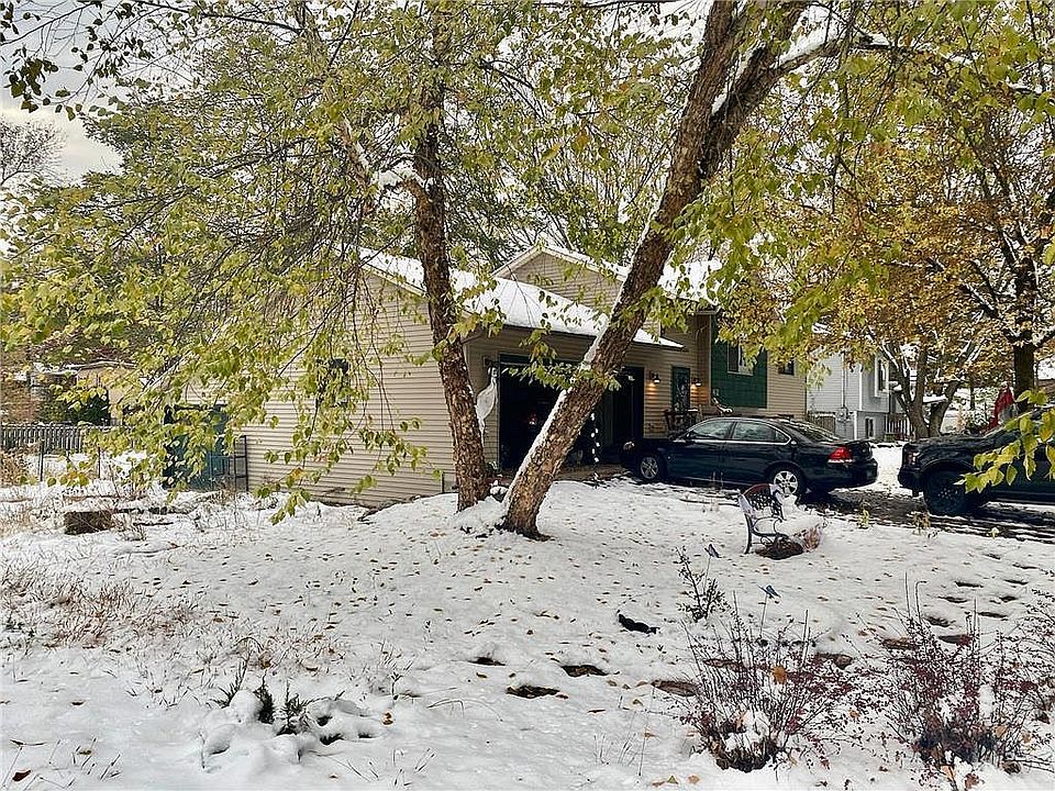2nd image of 42 McGregor Ave S