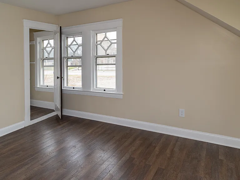 10003 Newton Ave — Photo 16
