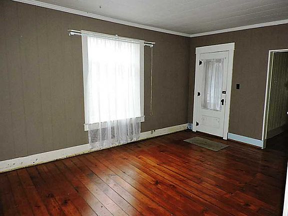 4th image of 330 N Ohio Ave