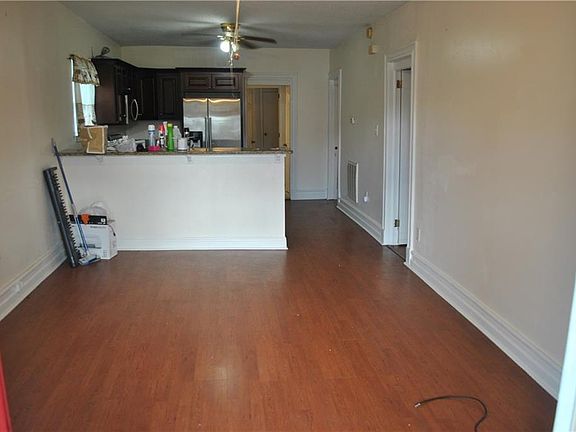 3rd image of 3815 Taylor St