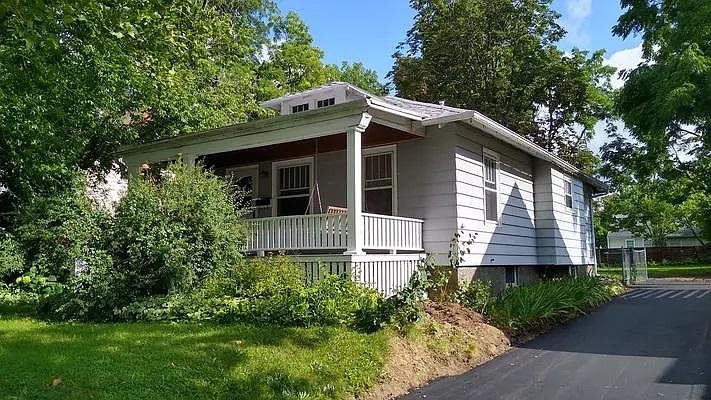 1st image of 409 Pauline Blvd