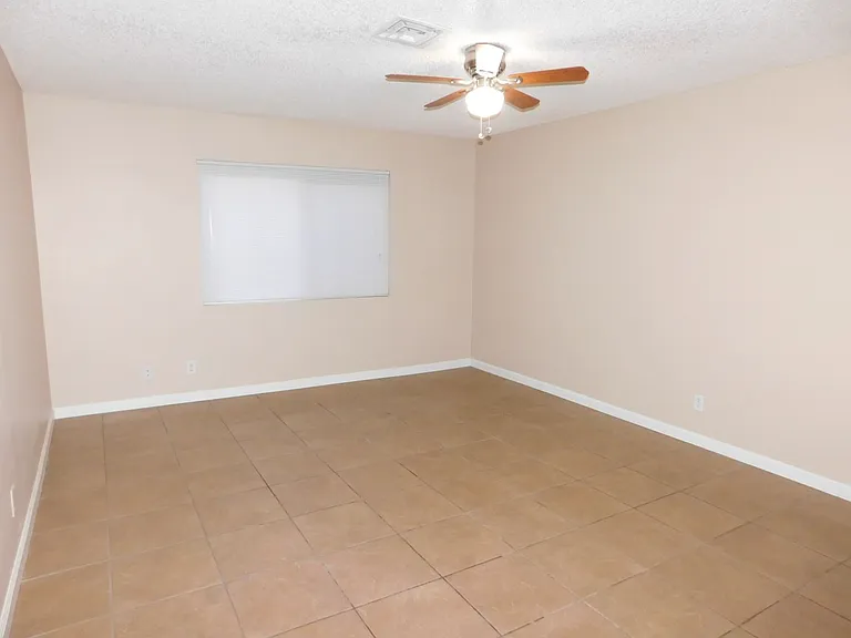 5228 Greene Ln — Photo 9