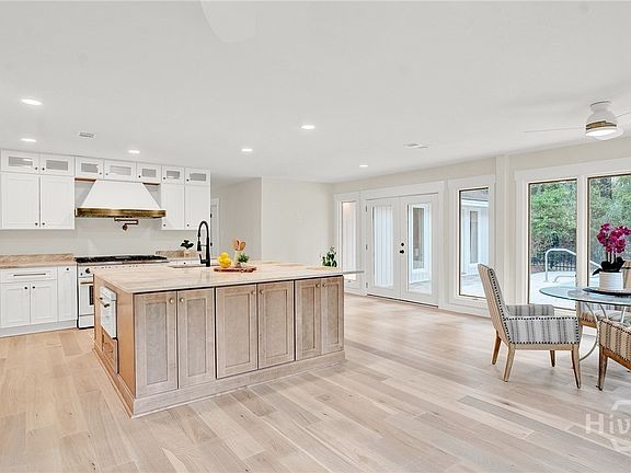 5th image of 138 Mercer Rd