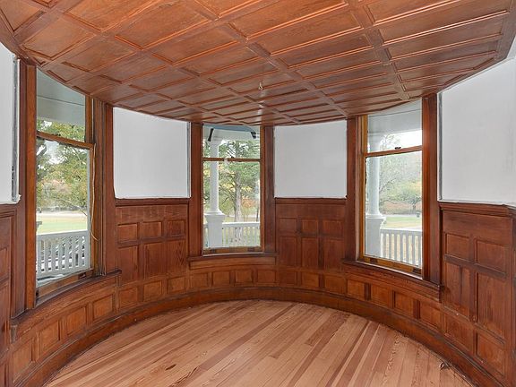 12th image of this home