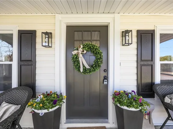 148 N State St, Haw River, NC 27258